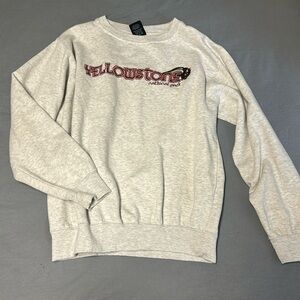 YELLOWSTONE crewneck.